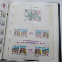 Lot massif de timbres de Monaco neufs et oblitérés en 6 albums.