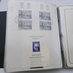 Lot massif de timbres de Monaco neufs et oblitérés en 6 albums.