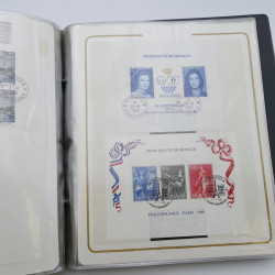 Lot massif de timbres de Monaco neufs et oblitérés en 6 albums.