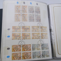 Lot massif de timbres de Monaco neufs et oblitérés en 6 albums.