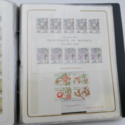 Lot massif de timbres de Monaco neufs et oblitérés en 6 albums.