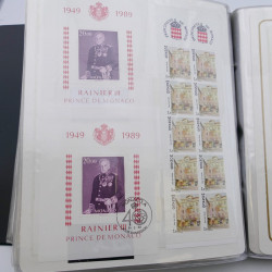 Lot massif de timbres de Monaco neufs et oblitérés en 6 albums.
