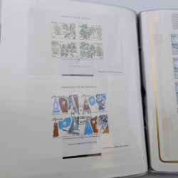Lot massif de timbres de Monaco neufs et oblitérés en 6 albums.