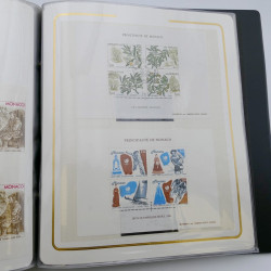 Lot massif de timbres de Monaco neufs et oblitérés en 6 albums.