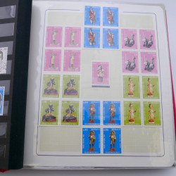 Lot massif de timbres de Monaco neufs et oblitérés en 6 albums.