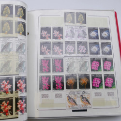 Lot massif de timbres de Monaco neufs et oblitérés en 6 albums.