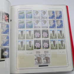 Lot massif de timbres de Monaco neufs et oblitérés en 6 albums.