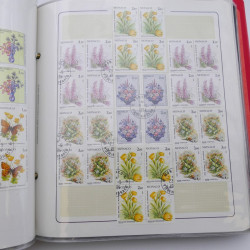 Lot massif de timbres de Monaco neufs et oblitérés en 6 albums.