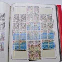 Lot massif de timbres de Monaco neufs et oblitérés en 6 albums.