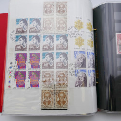Lot massif de timbres de Monaco neufs et oblitérés en 6 albums.