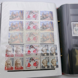 Lot massif de timbres de Monaco neufs et oblitérés en 6 albums.