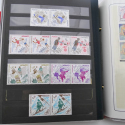 Lot massif de timbres de Monaco neufs et oblitérés en 6 albums.