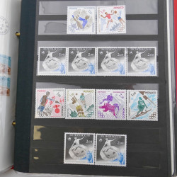 Lot massif de timbres de Monaco neufs et oblitérés en 6 albums.
