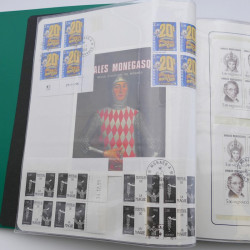 Lot massif de timbres de Monaco neufs et oblitérés en 6 albums.