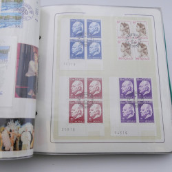 Lot massif de timbres de Monaco neufs et oblitérés en 6 albums.