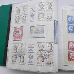 Lot massif de timbres de Monaco neufs et oblitérés en 6 albums.