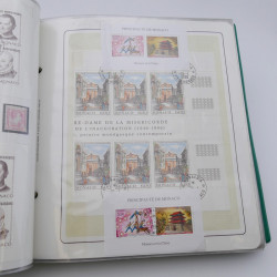 Lot massif de timbres de Monaco neufs et oblitérés en 6 albums.
