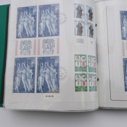 Lot massif de timbres de Monaco neufs et oblitérés en 6 albums.