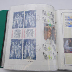 Lot massif de timbres de Monaco neufs et oblitérés en 6 albums.