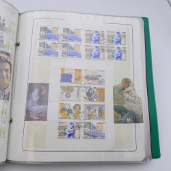Lot massif de timbres de Monaco neufs et oblitérés en 6 albums.