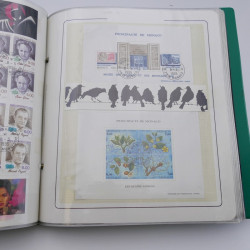 Lot massif de timbres de Monaco neufs et oblitérés en 6 albums.
