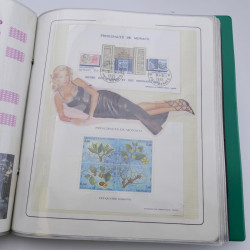 Lot massif de timbres de Monaco neufs et oblitérés en 6 albums.