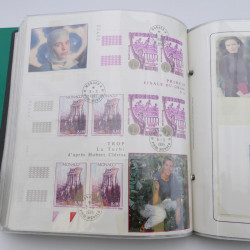 Lot massif de timbres de Monaco neufs et oblitérés en 6 albums.