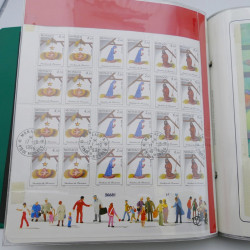 Lot massif de timbres de Monaco neufs et oblitérés en 6 albums.