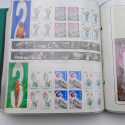 Lot massif de timbres de Monaco neufs et oblitérés en 6 albums.