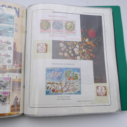 Lot massif de timbres de Monaco neufs et oblitérés en 6 albums.