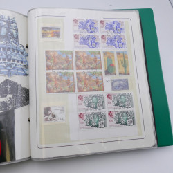 Lot massif de timbres de Monaco neufs et oblitérés en 6 albums.