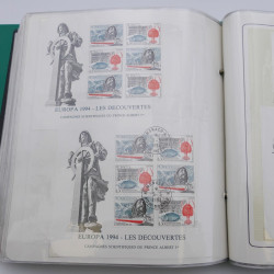 Lot massif de timbres de Monaco neufs et oblitérés en 6 albums.