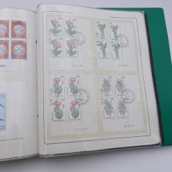 Lot massif de timbres de Monaco neufs et oblitérés en 6 albums.