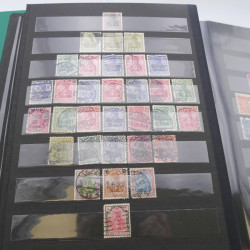 Lot massif de timbres d'Allemagne neufs et oblitérés en 6 albums.