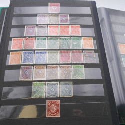 Lot massif de timbres d'Allemagne neufs et oblitérés en 6 albums.