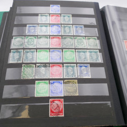 Lot massif de timbres d'Allemagne neufs et oblitérés en 6 albums.