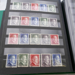 Lot massif de timbres d'Allemagne neufs et oblitérés en 6 albums.