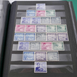 Lot massif de timbres d'Allemagne neufs et oblitérés en 6 albums.
