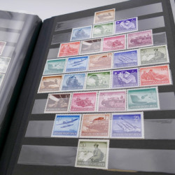 Lot massif de timbres d'Allemagne neufs et oblitérés en 6 albums.