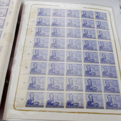 Lot massif de timbres d'Allemagne neufs et oblitérés en 6 albums.
