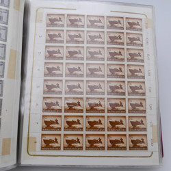 Lot massif de timbres d'Allemagne neufs et oblitérés en 6 albums.