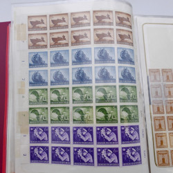 Lot massif de timbres d'Allemagne neufs et oblitérés en 6 albums.