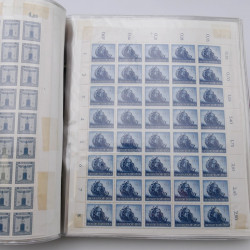 Lot massif de timbres d'Allemagne neufs et oblitérés en 6 albums.