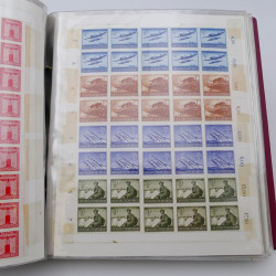 Lot massif de timbres d'Allemagne neufs et oblitérés en 6 albums.