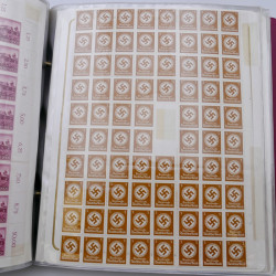 Lot massif de timbres d'Allemagne neufs et oblitérés en 6 albums.