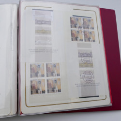 Lot massif de timbres d'Allemagne neufs et oblitérés en 6 albums.