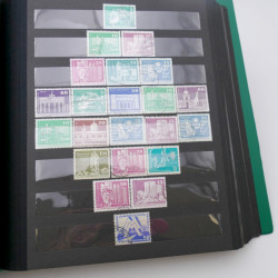 Lot massif de timbres d'Allemagne neufs et oblitérés en 6 albums.