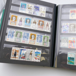 Lot massif de timbres d'Allemagne neufs et oblitérés en 6 albums.