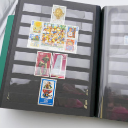 Lot massif de timbres d'Allemagne neufs et oblitérés en 6 albums.