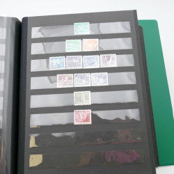 Lot massif de timbres d'Allemagne neufs et oblitérés en 6 albums.